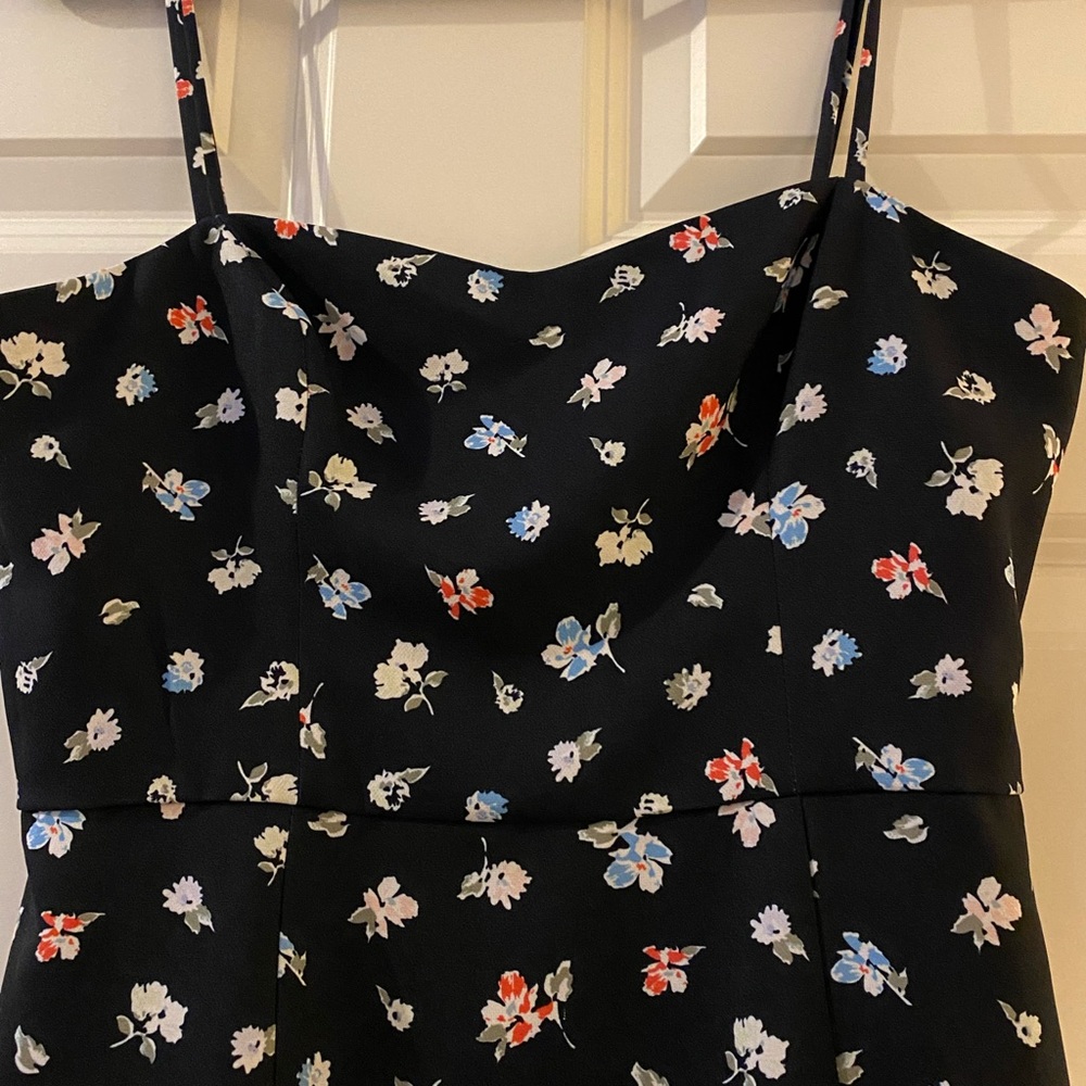 French Connection sleeveless mini dress. Size: US 6